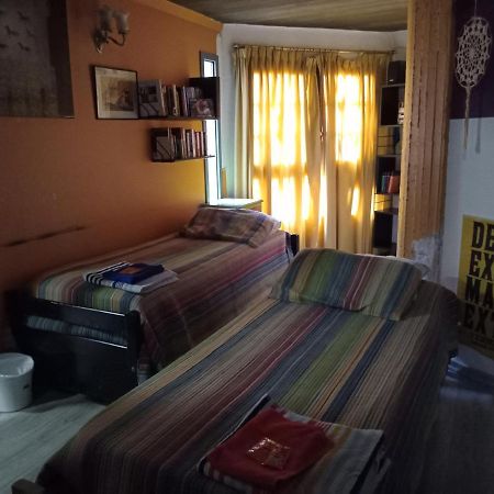 Cuartos En El Segundo Piso De Casa De Artista En Flores Lägenhet Buenos Aires Exteriör bild