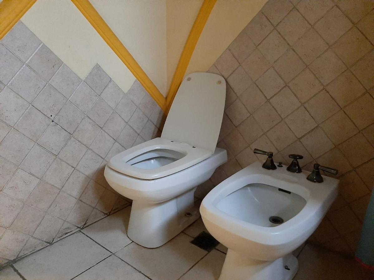 Cuartos En El Segundo Piso De Casa De Artista En Flores Lägenhet Buenos Aires Exteriör bild
