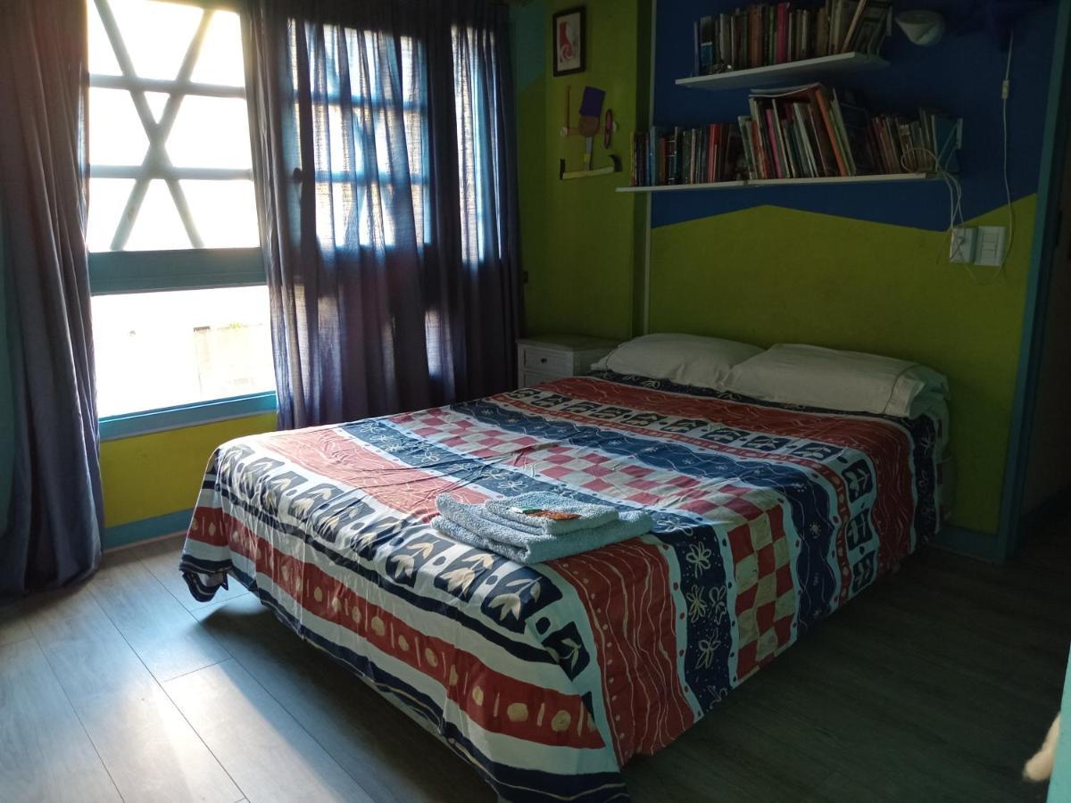 Cuartos En El Segundo Piso De Casa De Artista En Flores Lägenhet Buenos Aires Exteriör bild
